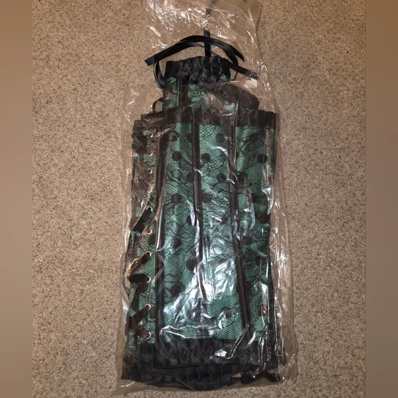 Elegant Green and Black Lace Polka Dot Corset Bustier Bodyshaper.  Size 4XL. - Picture 3 of 4